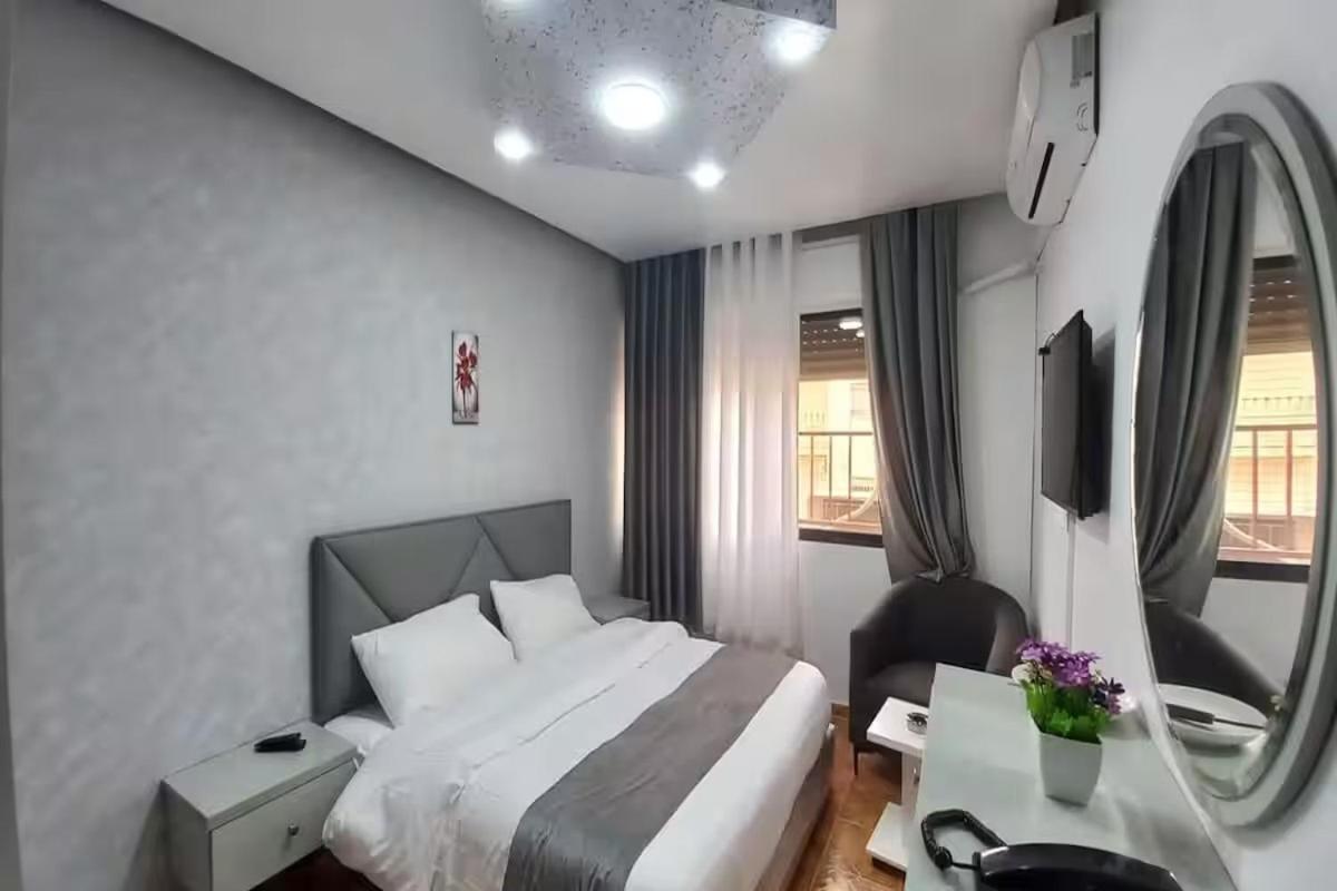 Al-Nujoom Hotel Suites 安曼 外观 照片