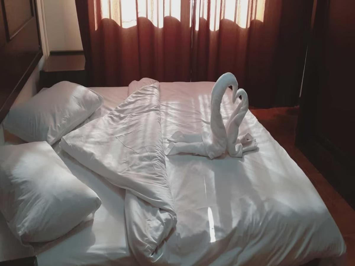 Al-Nujoom Hotel Suites 安曼 外观 照片
