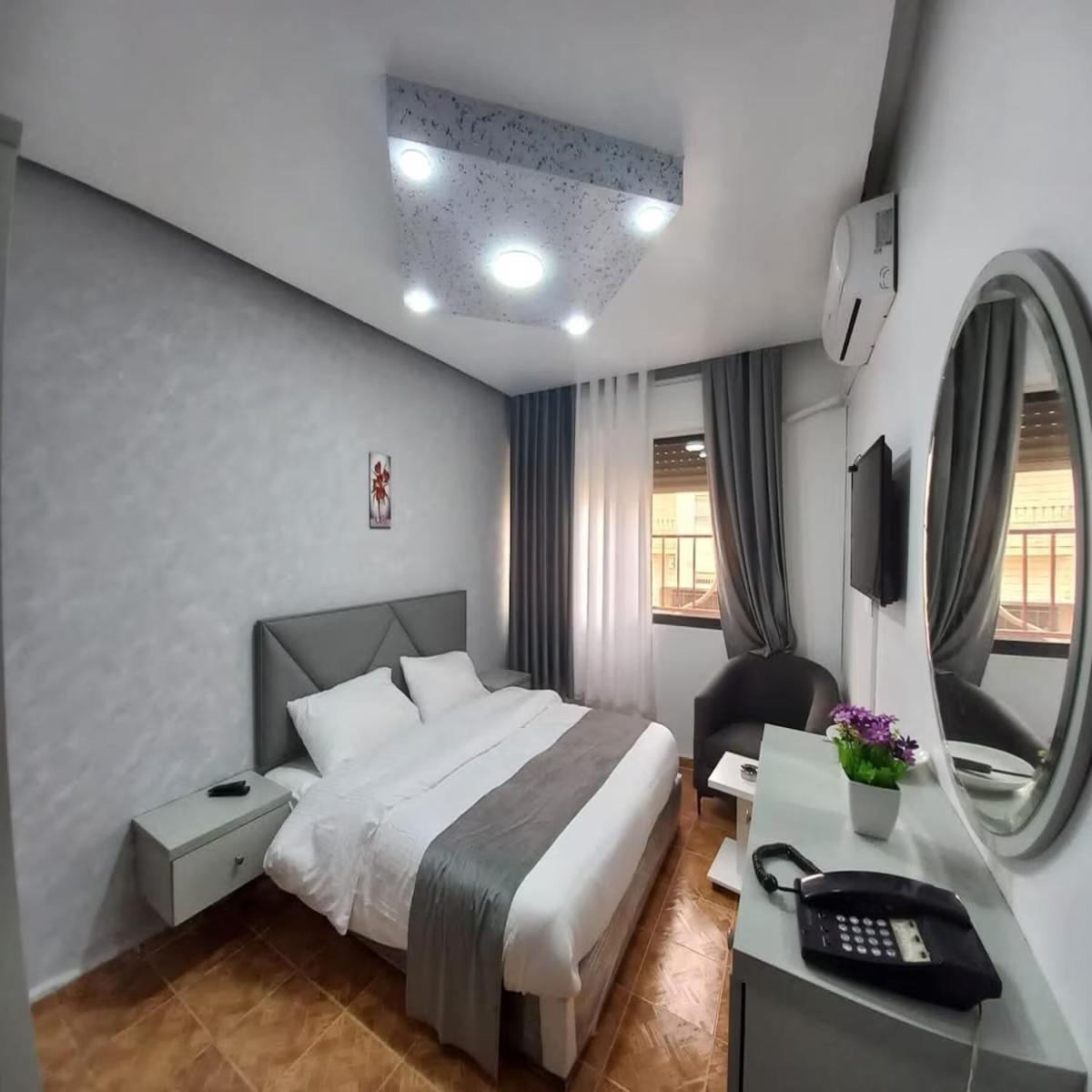 Al-Nujoom Hotel Suites 安曼 外观 照片