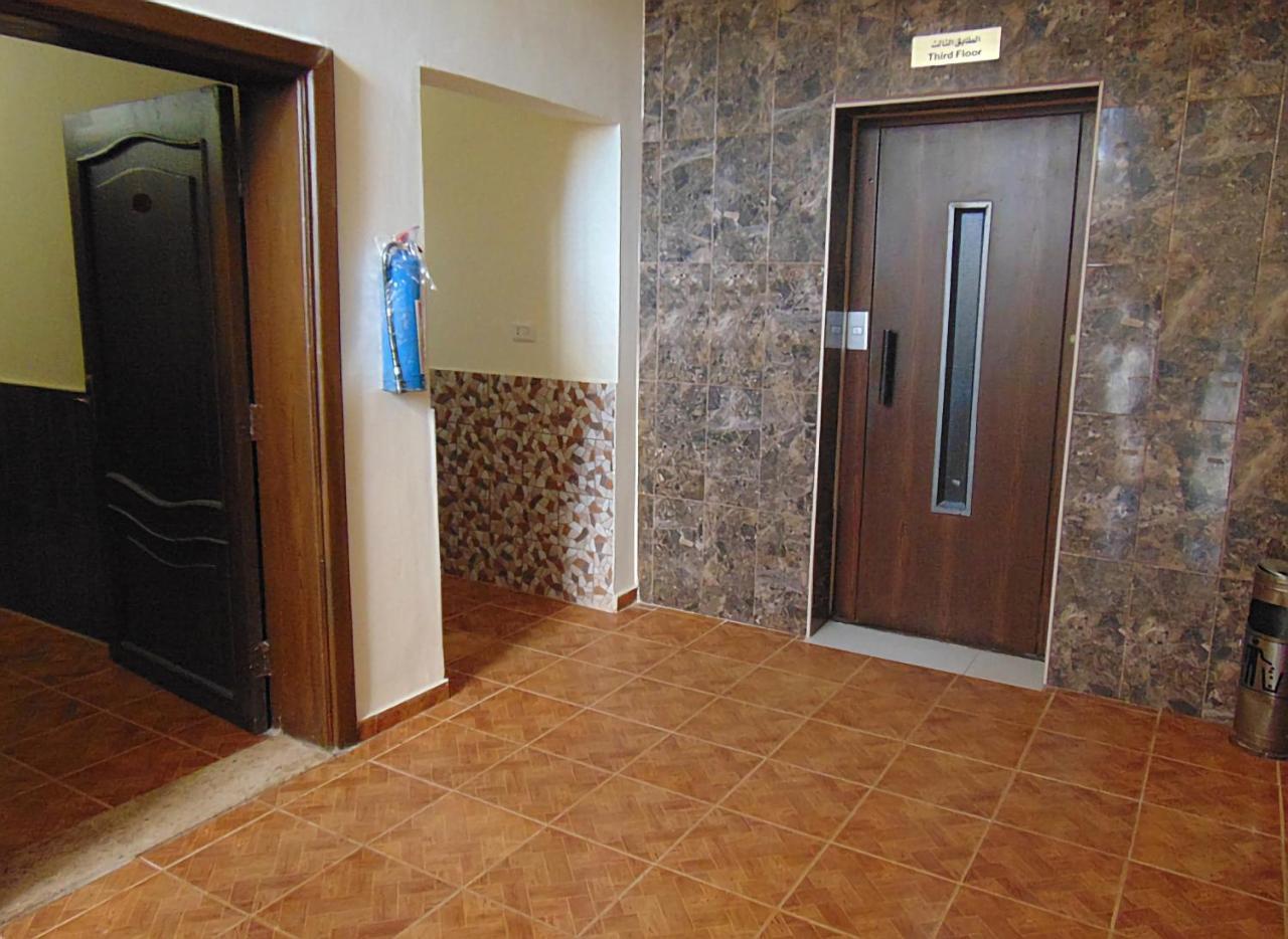 Al-Nujoom Hotel Suites 安曼 外观 照片